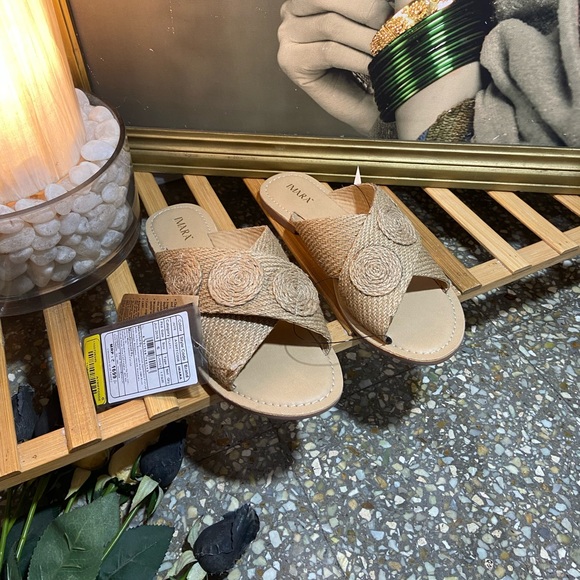 Imara Flats. Size - 39